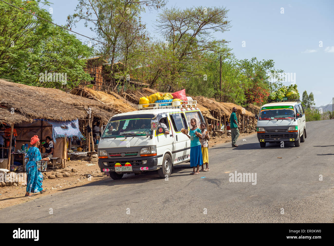 La vita in corso nelle strade di Welkite, vicino ad Addis Abeba, Etiopia. Foto Stock