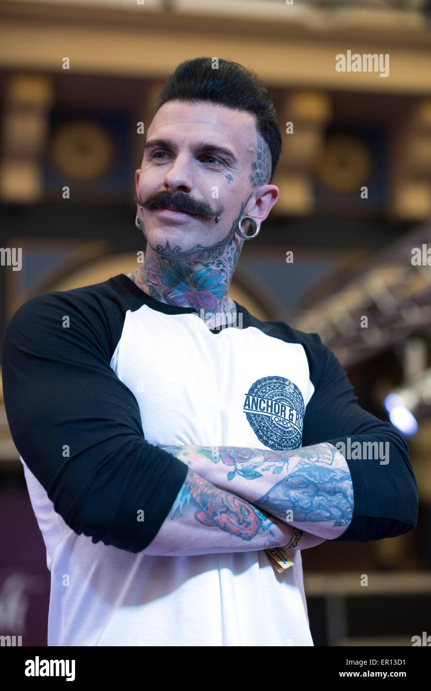I modelli sulla passerella del Great British Tattoo Show - Alexandra Palace Foto Stock
