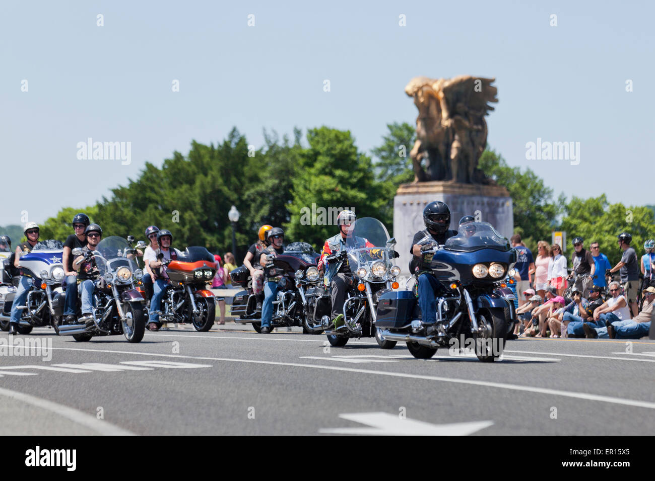 Washington DC, Stati Uniti d'America. Xxiv Maggio, 2015. Migliaia di veterani e le loro famiglie per l annuale Rolling Thunder marcia di protesta sul National Mall, in questo giorno memoriale weekend di vacanza. Credito: B Christopher/Alamy Live News Foto Stock