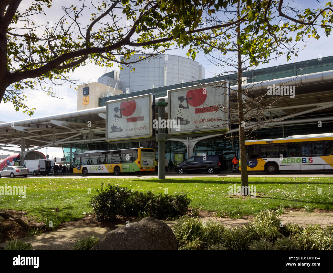 LISBONA, PORTOGALLO - 05 MARZO 2015: Aeroporto Portela di Lisbona Foto Stock