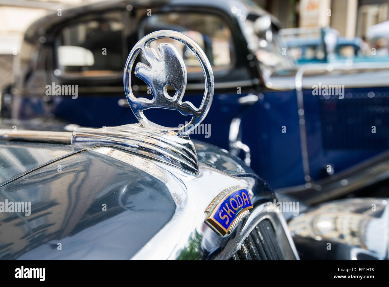 Auto d'epoca, dettaglio, badge Skoda. Foto Stock