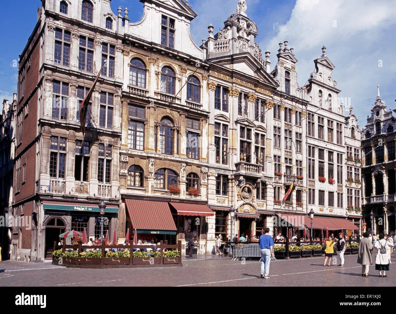 Caffetterie nella Grand Place di Bruxelles, Belgio, Europa Foto Stock