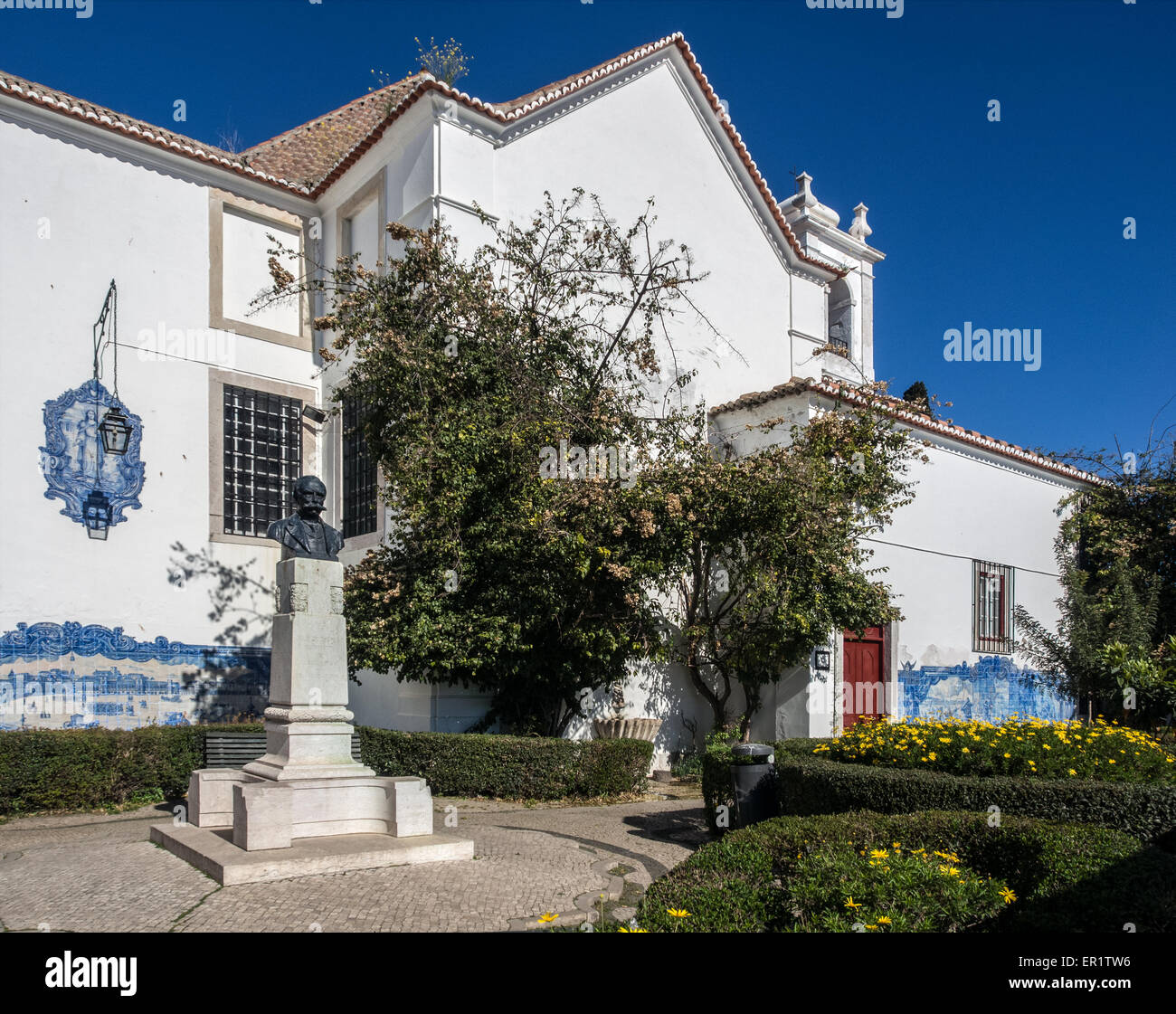 LISBONA, PORTOGALLO - 06 MARZO 2015: Vista esterna della Chiesa di Santa Luzia, Lisbona Foto Stock