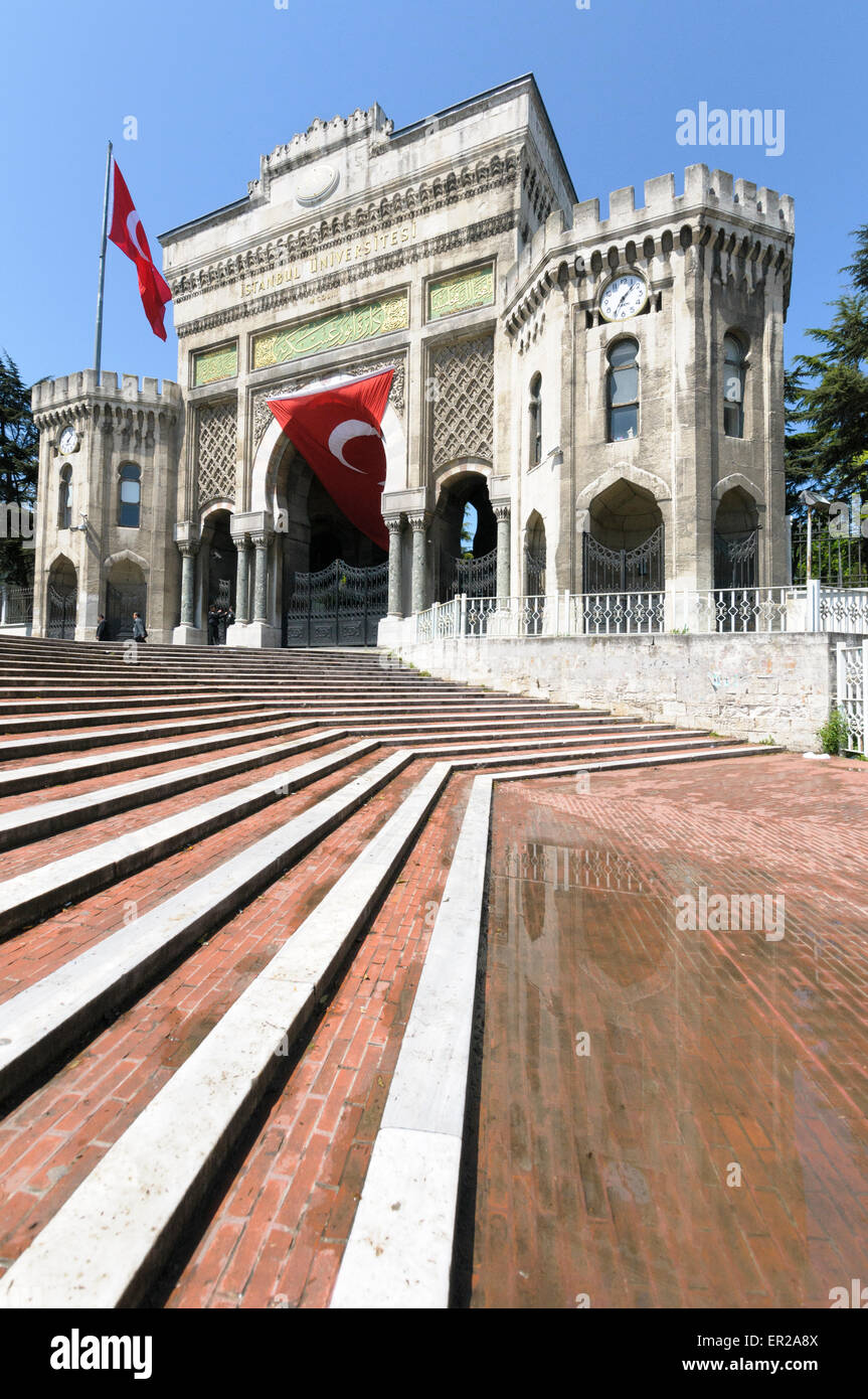 Ingresso alla Università di Istanbul, Piazza Beyazıt, Istanbul, Turchia Foto Stock
