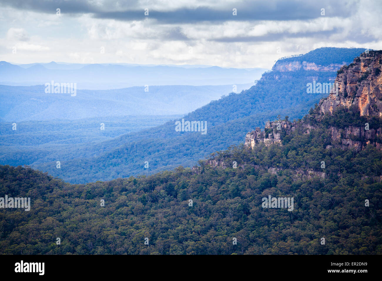 Blue Mountains of Australia paesaggio diurno Foto Stock