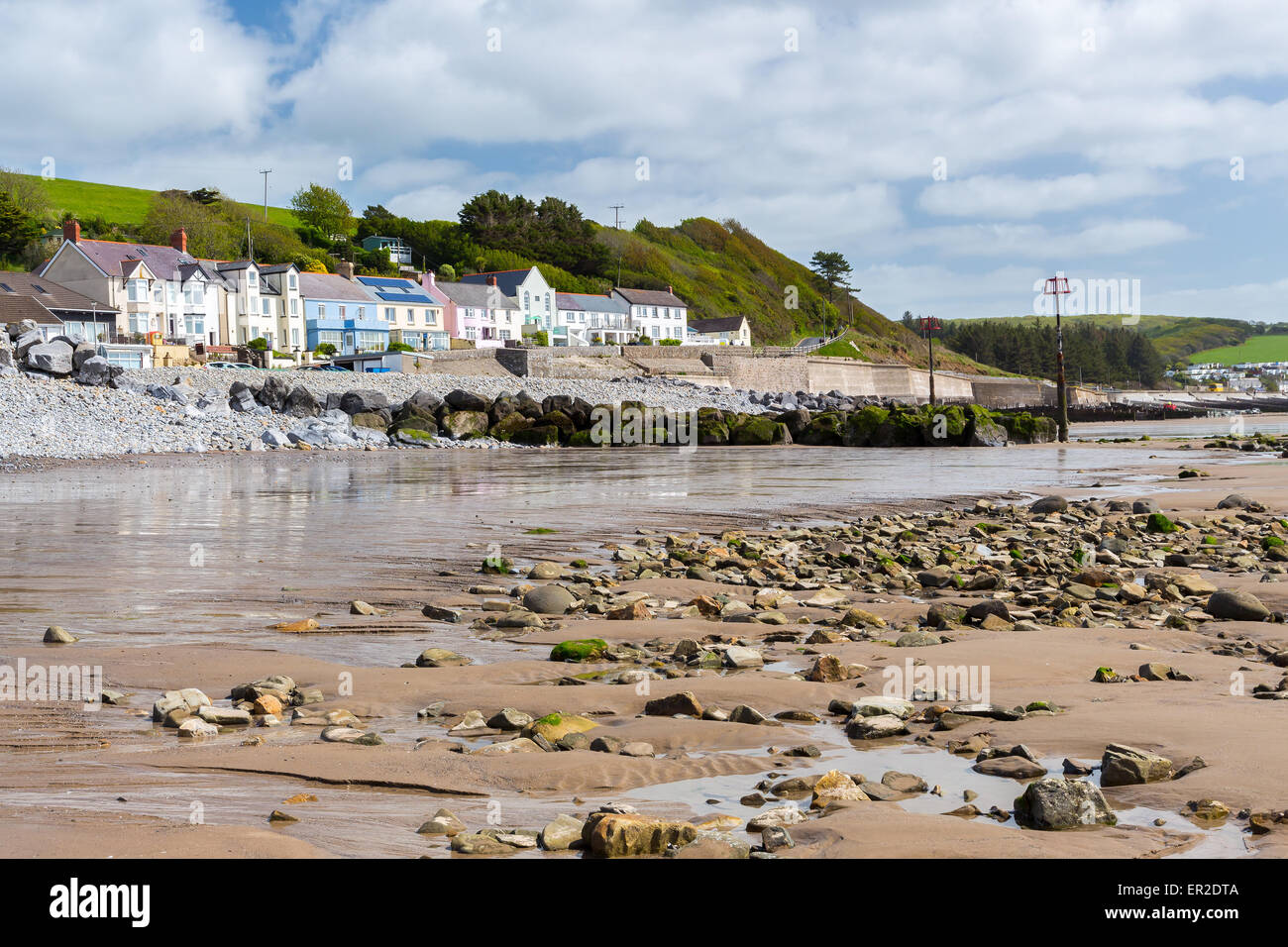 Spiaggia e il villaggio a Amroth Pembrokeshire Wales UK Europa Foto Stock