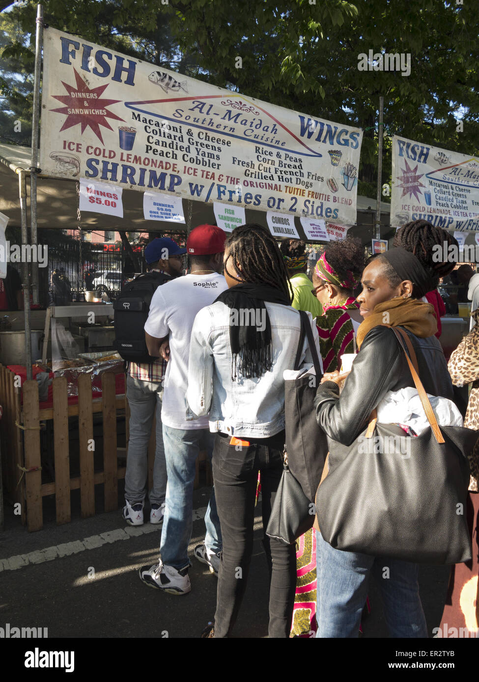 Soul food concessione alla danza in Africa Festival in Fort Greene Sezione di Brooklyn a New York, 2015. Foto Stock