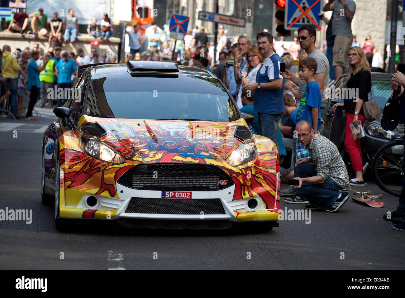 Europa, Deutschland, Renania settentrionale-Vestfalia, Koeln, Start der ADAC Rallye Deutschland am Kölner Dom, Praesentation der squadre und de Foto Stock