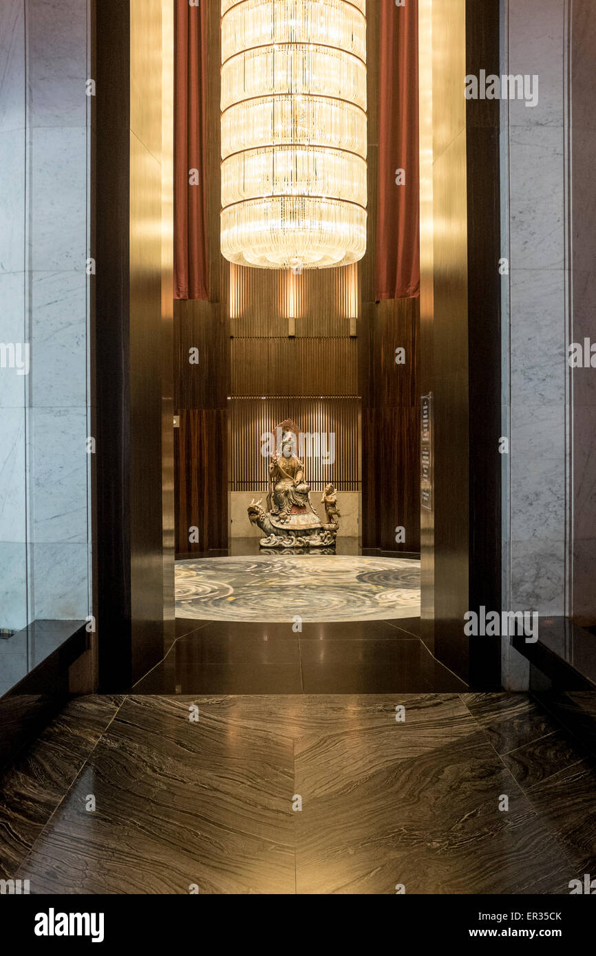 L'ascensore lobby dell' hotel Mandarin Oriental di Singapore Foto Stock