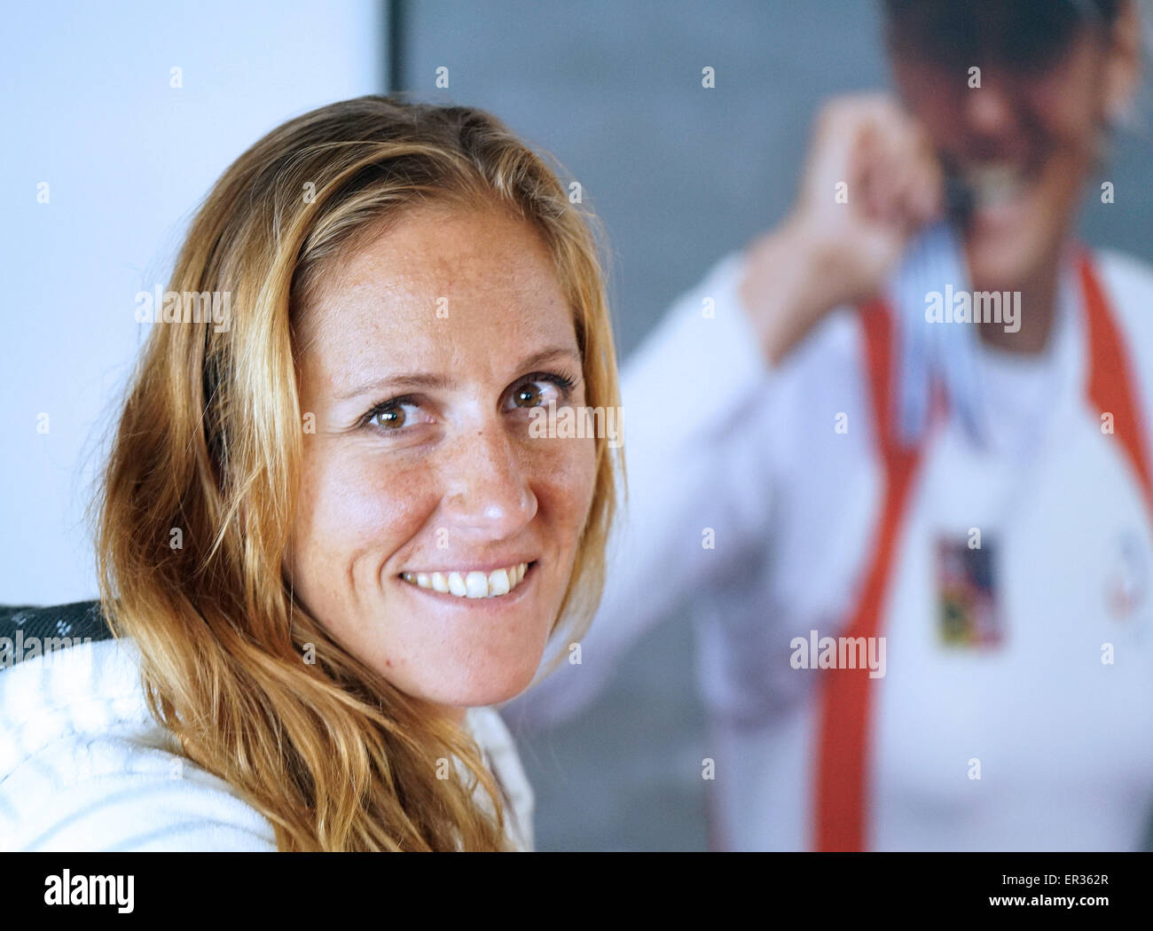 Vogatore ceca Miroslava Knapkova sorrisi durante la conferenza stampa prima della comunità Rowing Championships 2015 polacca di Poznan, a Praga Repubblica Ceca, 26 maggio 2015. (CTK foto/Michal Dolezal) Foto Stock