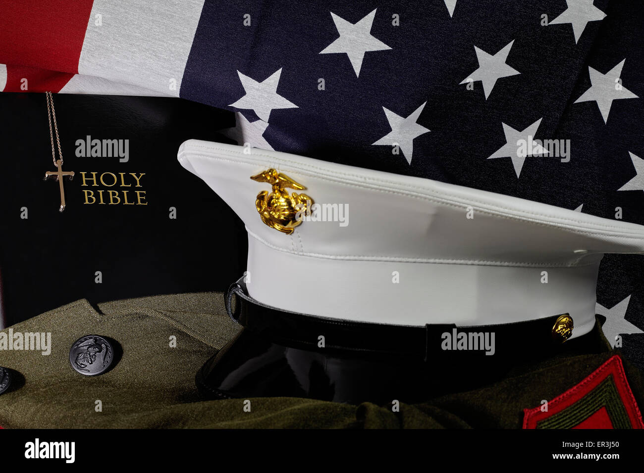 Corpo della Marina degli Stati Uniti American la fede e lo spirito con la Bibbia e la Bandiera americana Foto Stock
