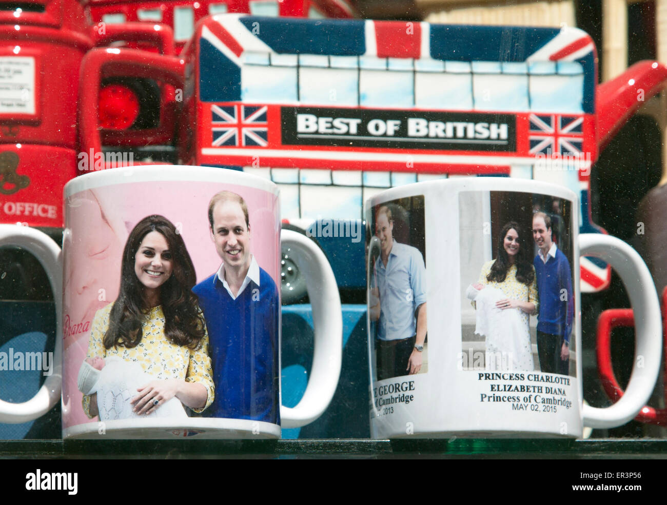 Princess Charlotte souvenir mug in London Tourist shop Foto Stock