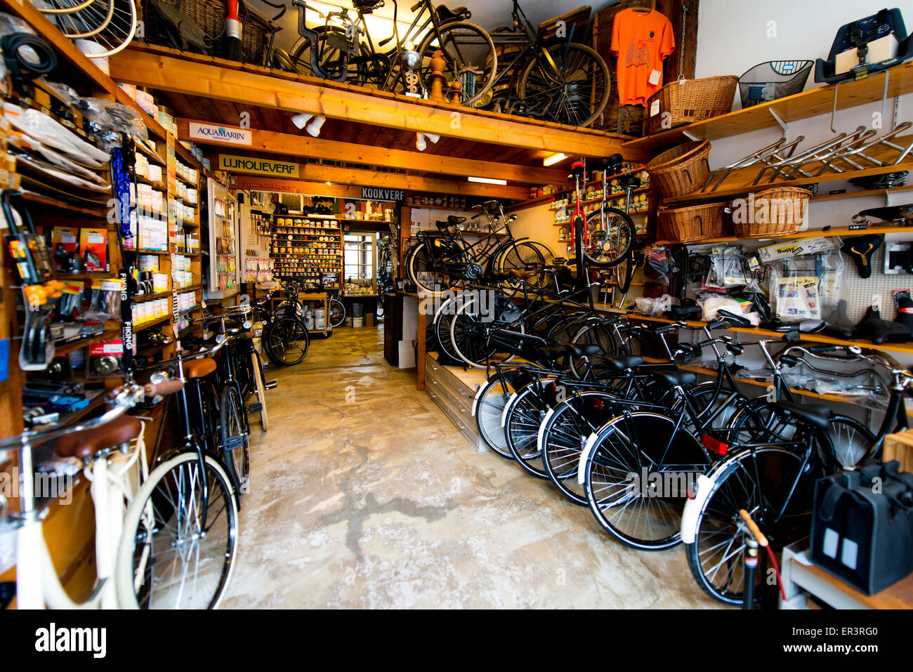 Vecchio negozio di riparazione di biciclette in Amersfoort, Paesi Bassi  Foto stock - Alamy