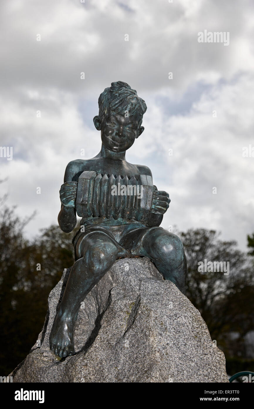 Johnny la sagoma di una scultura in holywood contea di Down Irlanda del Nord Foto Stock