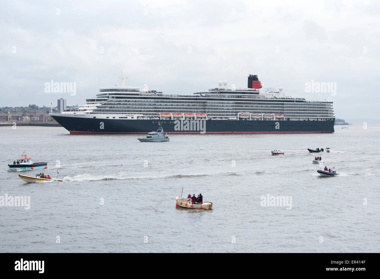 Queen Elizabeth, tre regine evento, Cunard 175mo anniversario, Liverpool, Regno Unito Foto Stock