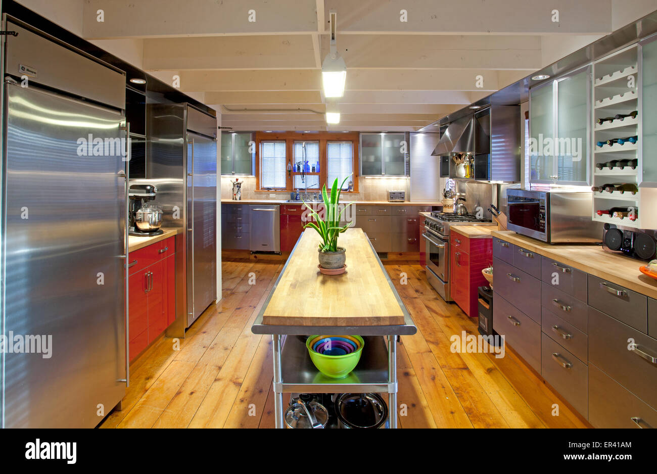 Dettaglio interni della zona cucina. Caseificio del Vermont fienile ristrutturato in un unica casa Foto Stock