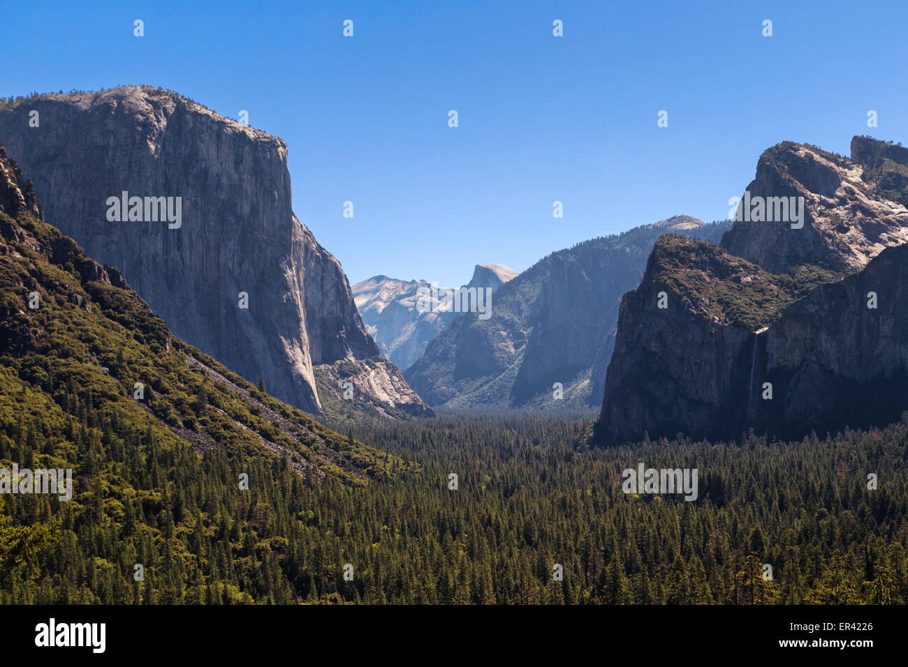 Una vista della valle di Yosemite, dalla vista di tunnel viewpoint. Foto Stock