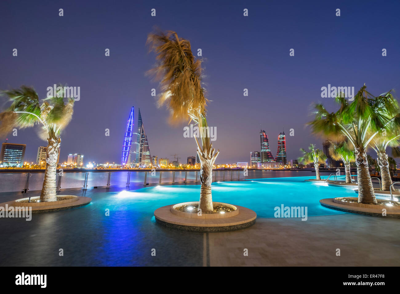 Skyline di Manama City e Bahrain Bay dal nuovo Four Seasons Bahrain Bay Hotel di lusso in Bahrain Foto Stock