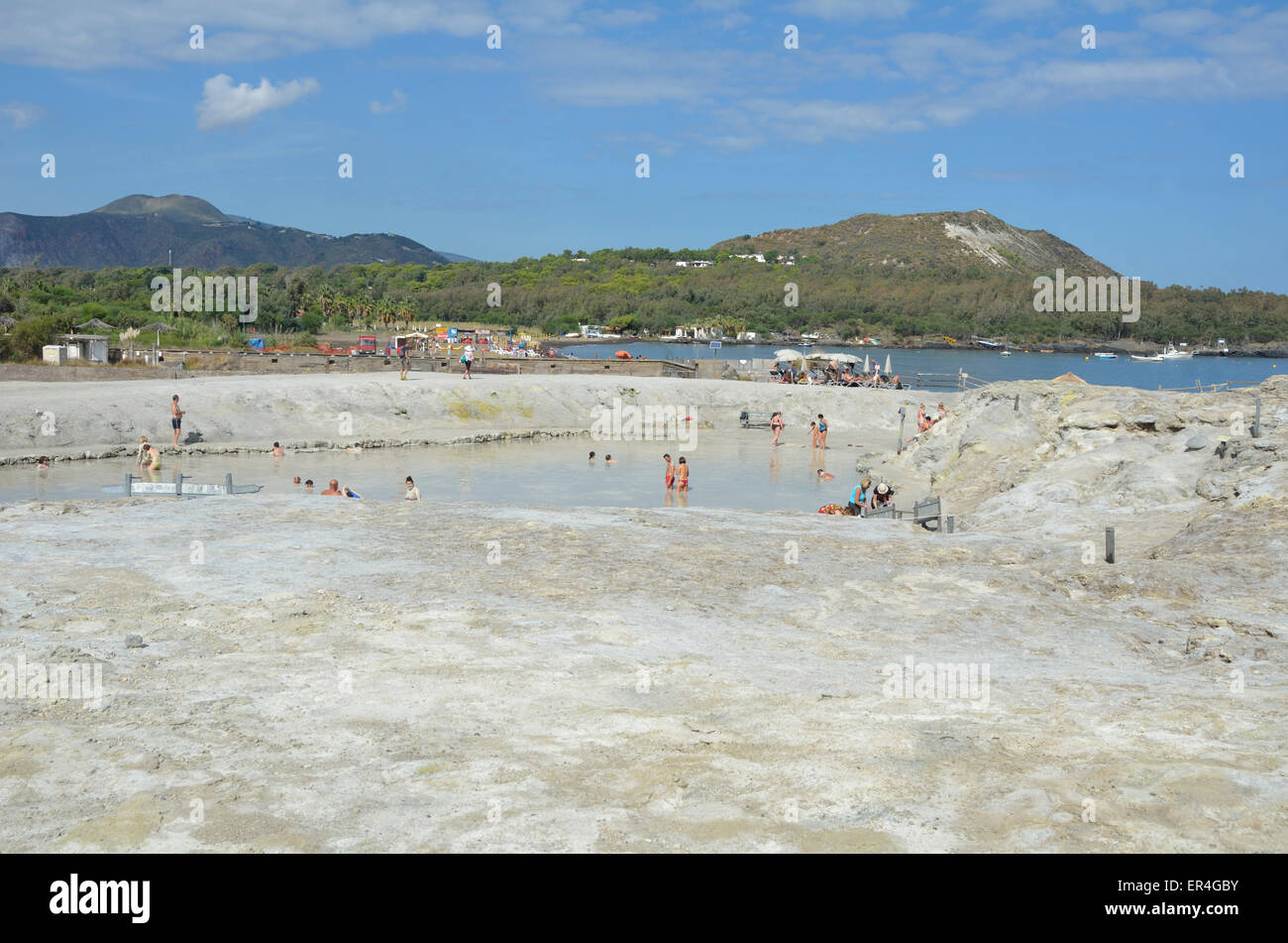 La balneazione sull isola di Vulcano, Isole Eolie, in Sicilia, Italia, Europa Foto Stock