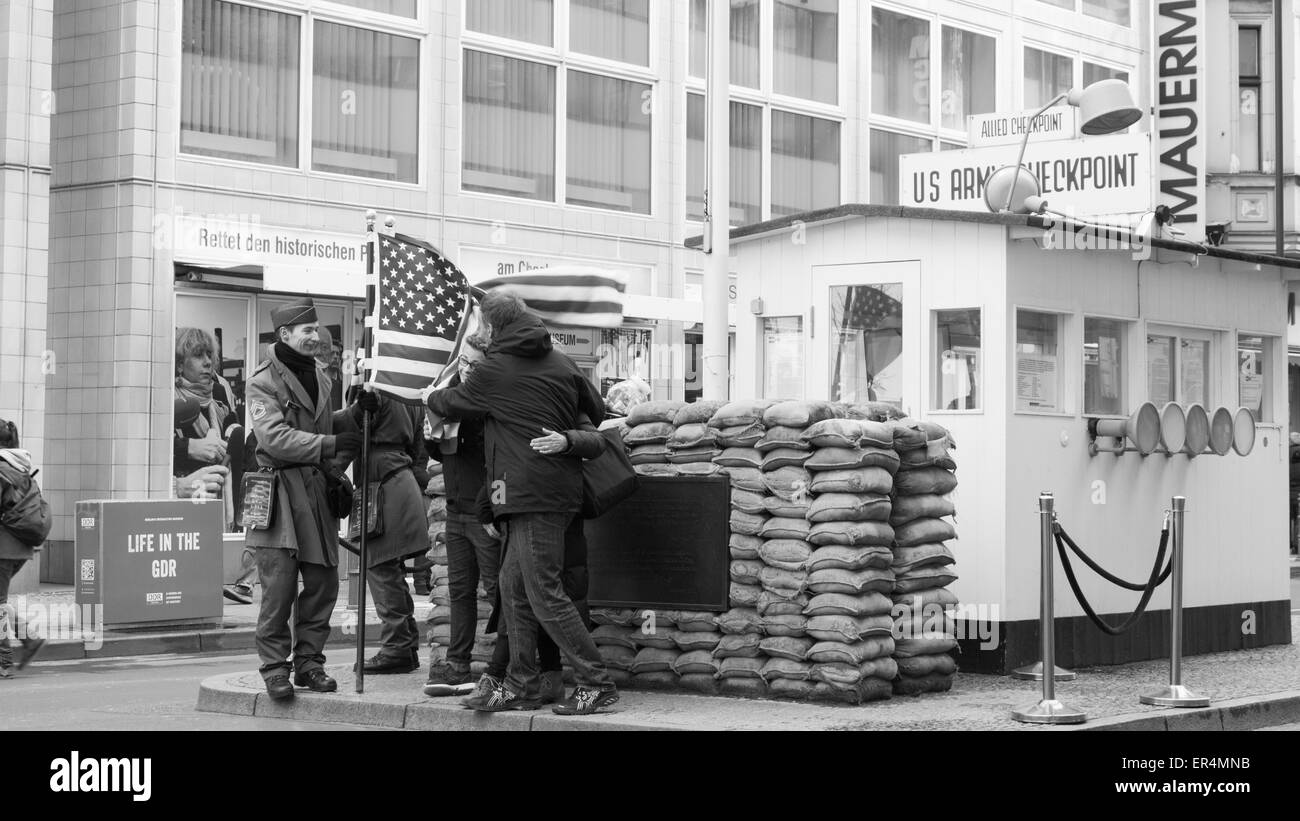 Pedaggio al momento del check-point charlie Europa Ray Boswell Foto Stock