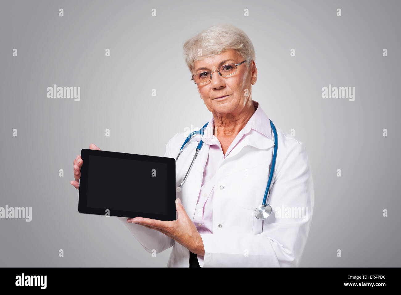 Grave medico donna con le cattive notizie. Debica, Polonia Foto Stock