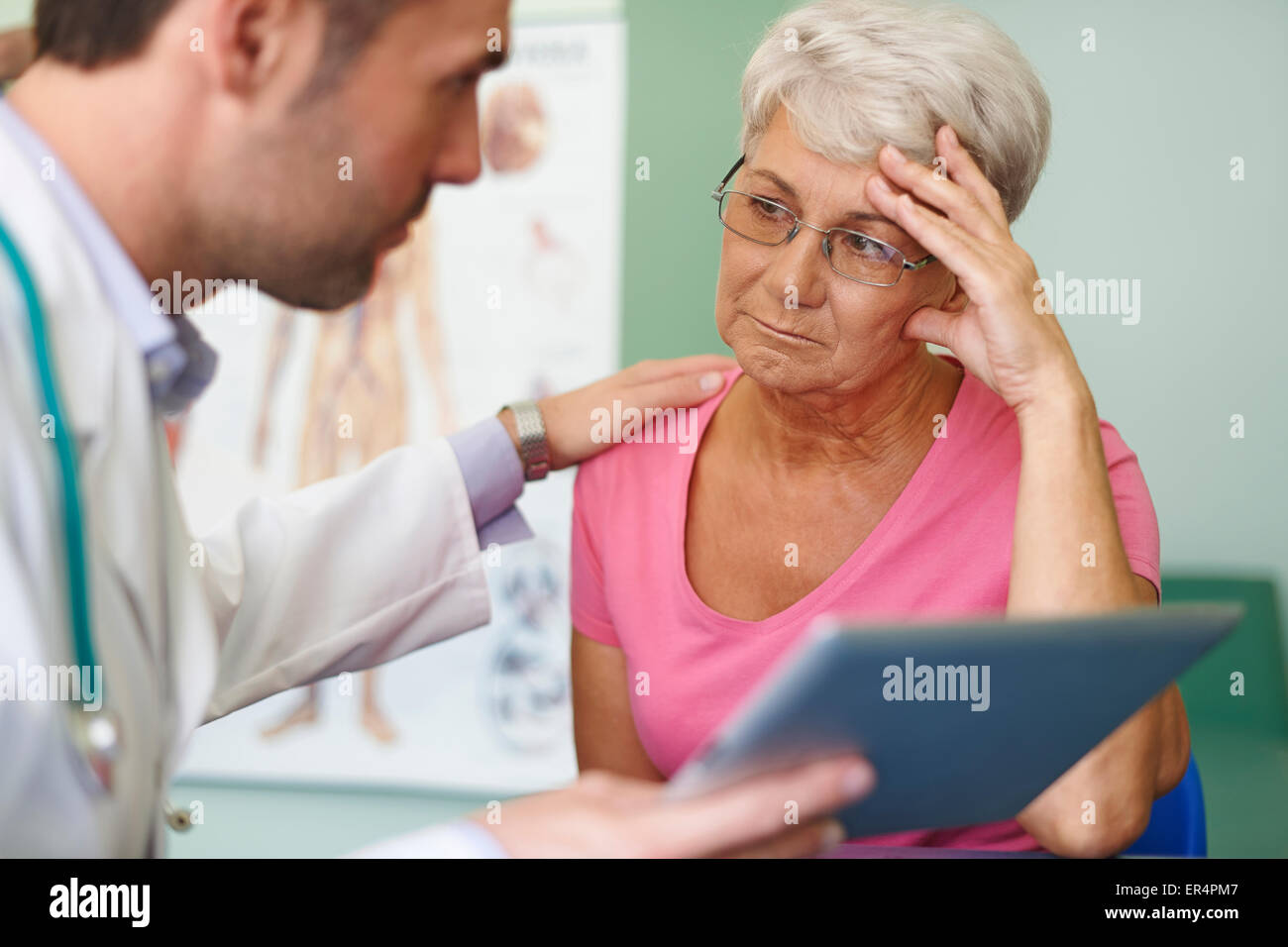 Non preoccuparti, questa prova medica non è così male. Debica, Polonia Foto Stock