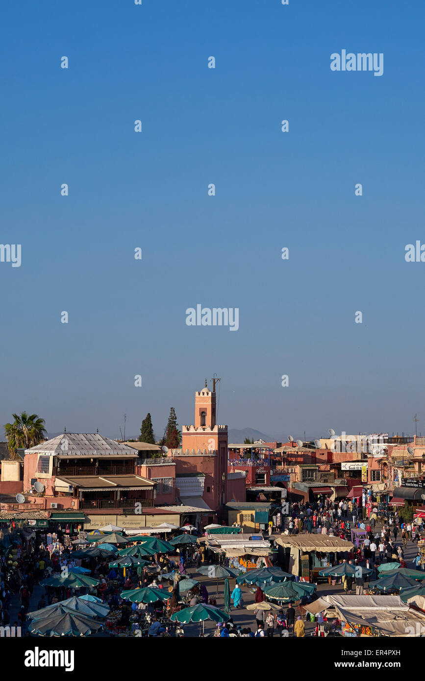 Veiw dalla 'DJeema el fnaa' - Marrakech piazza del mercato Foto Stock