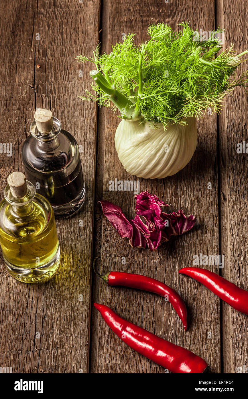Finocchio fresco ricco di vitamine e fibre Foto Stock