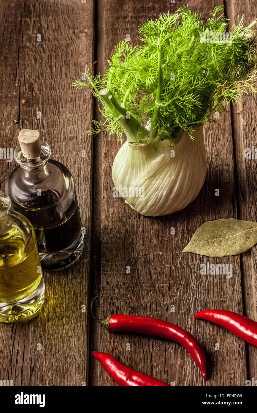 Finocchio fresco ricco di vitamine e fibre Foto Stock