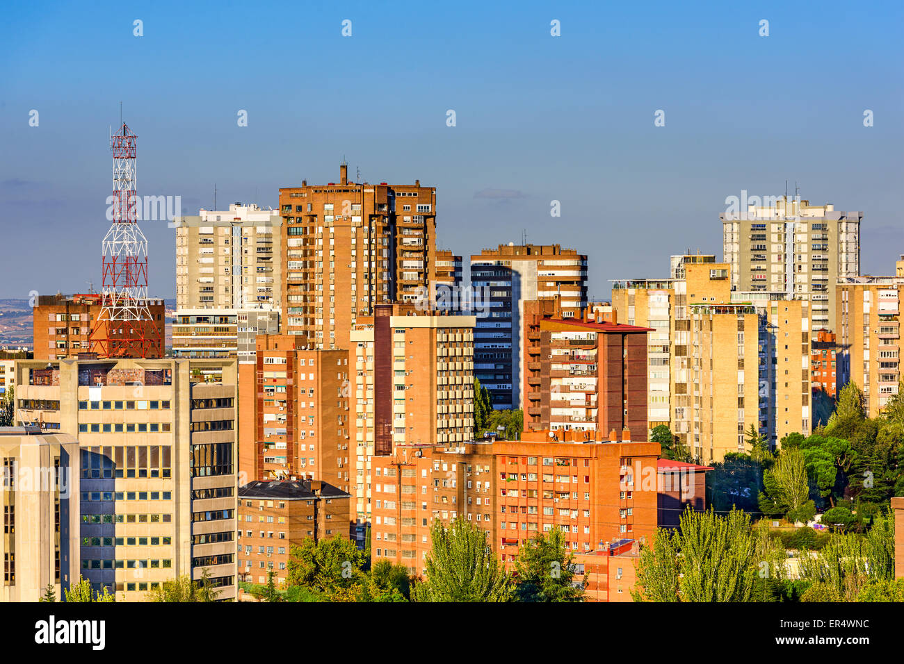 Madrid, Spagna alti edifici nel quartiere di Chamartin. Foto Stock