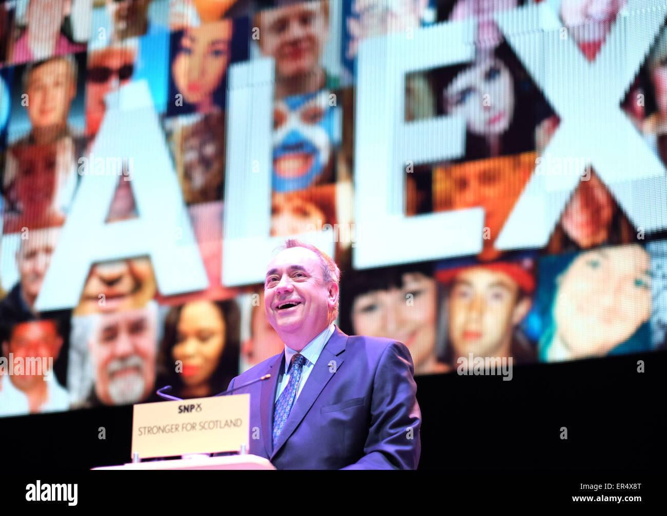 La Scozia è di nuovo primo ministro, Nicola storione, risolve la folla in SSE Idro in Glasgow. La SNP nuovo leader Depute Stewart Hosie e l ex Primo Ministro Alex Salmond ha anche parlato, e una varietà di locali atti musicale aperto per i politici. Dotato di: Alex Salmond dove: Glasgow, Regno Unito quando: 22 Nov 2014 Credit: WENN.com Foto Stock