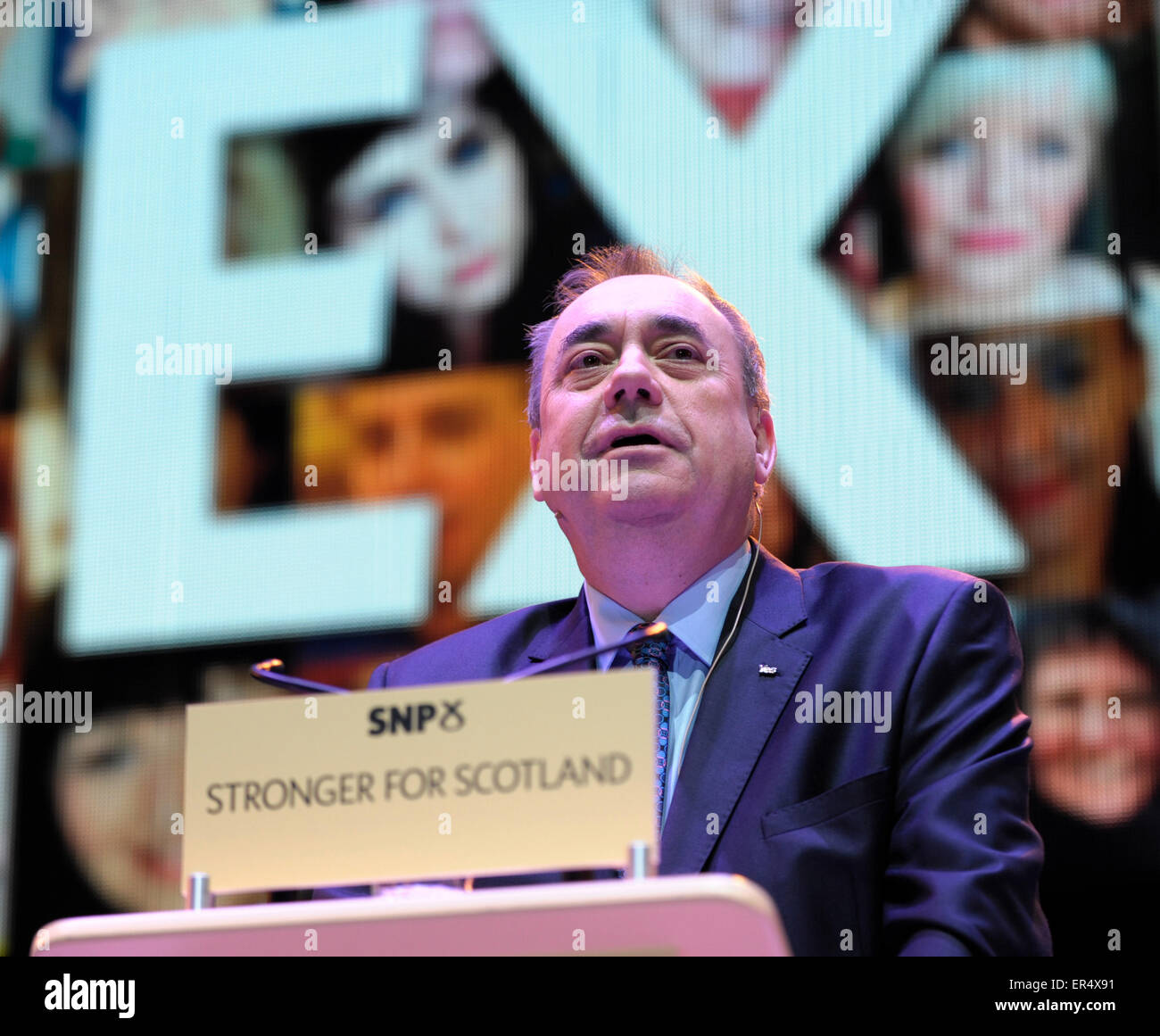 La Scozia è di nuovo primo ministro, Nicola storione, risolve la folla in SSE Idro in Glasgow. La SNP nuovo leader Depute Stewart Hosie e l ex Primo Ministro Alex Salmond ha anche parlato, e una varietà di locali atti musicale aperto per i politici. Dotato di: Alex Salmond dove: Glasgow, Regno Unito quando: 22 Nov 2014 Credit: WENN.com Foto Stock