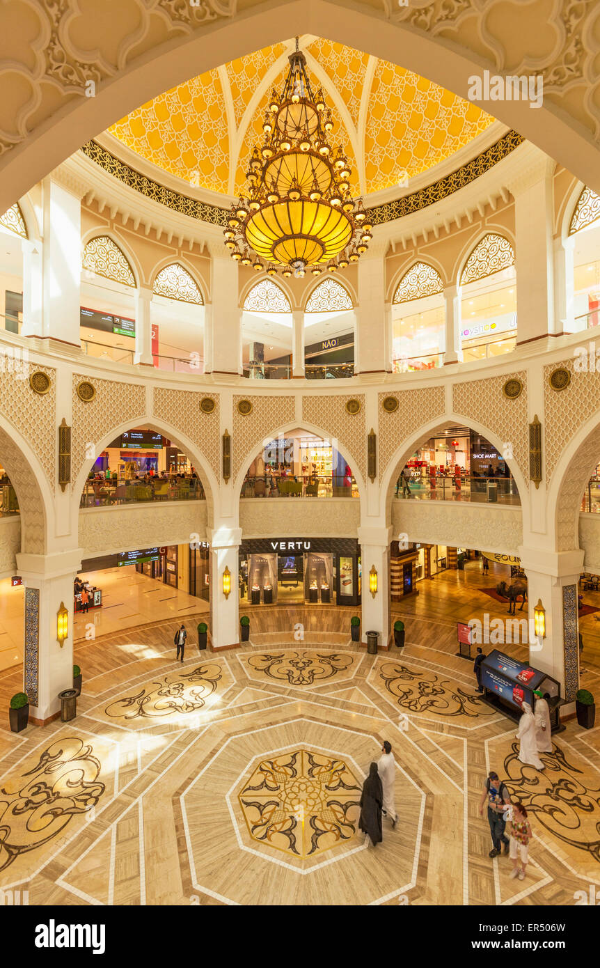 Dubai Mall interno, città di Dubai, Emirati Arabi Uniti, Emirati arabi uniti, Medio Oriente Foto Stock