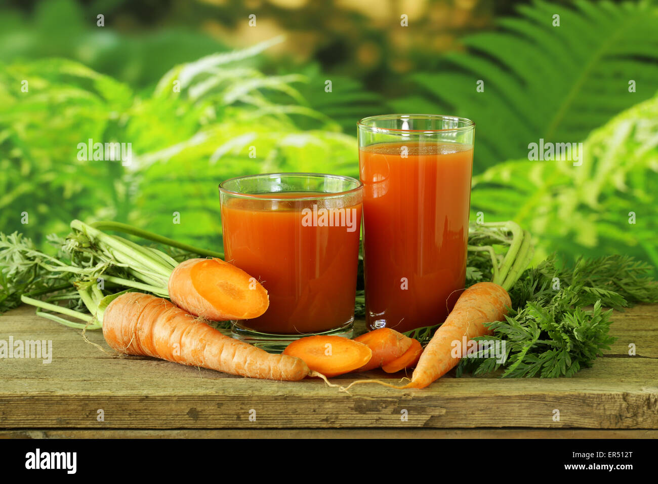 Organici naturali carota succo di frutta fresco - cibo sano Foto Stock