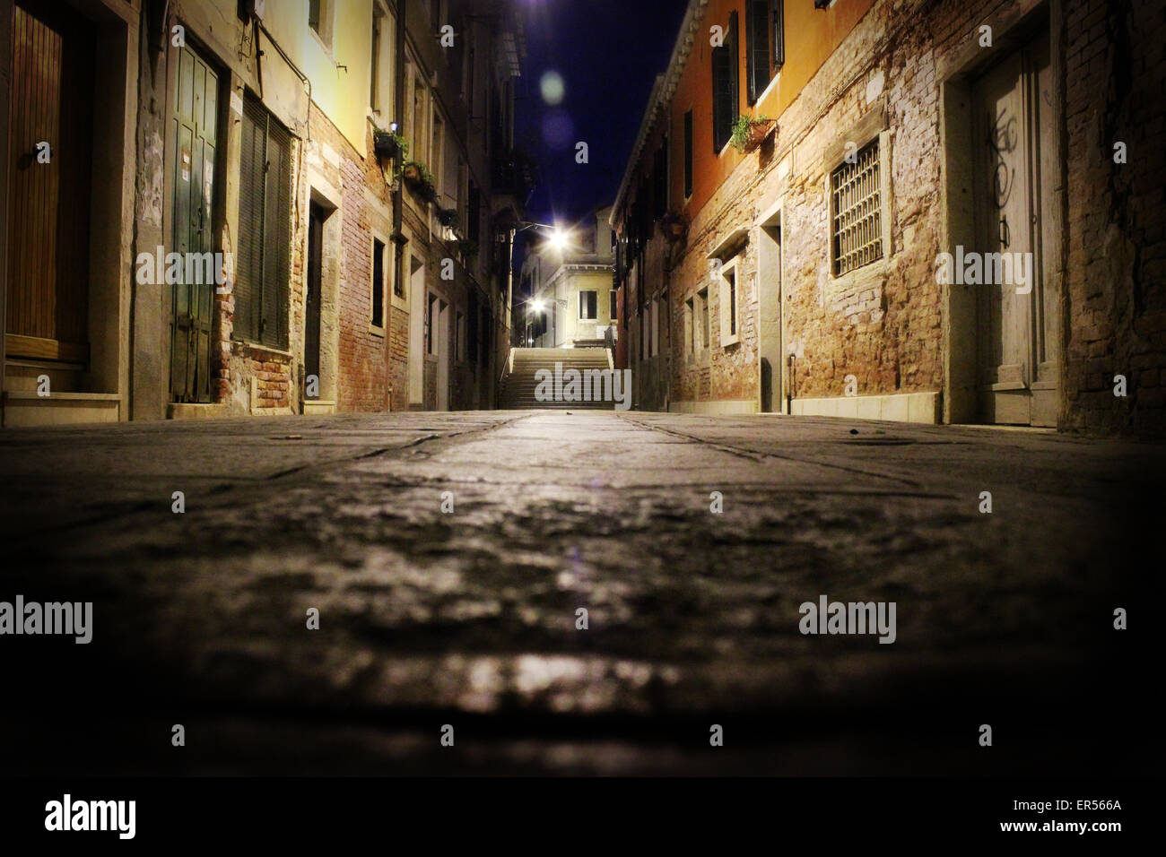 Tempo di notte per le strade di Venezia Italia Foto Stock
