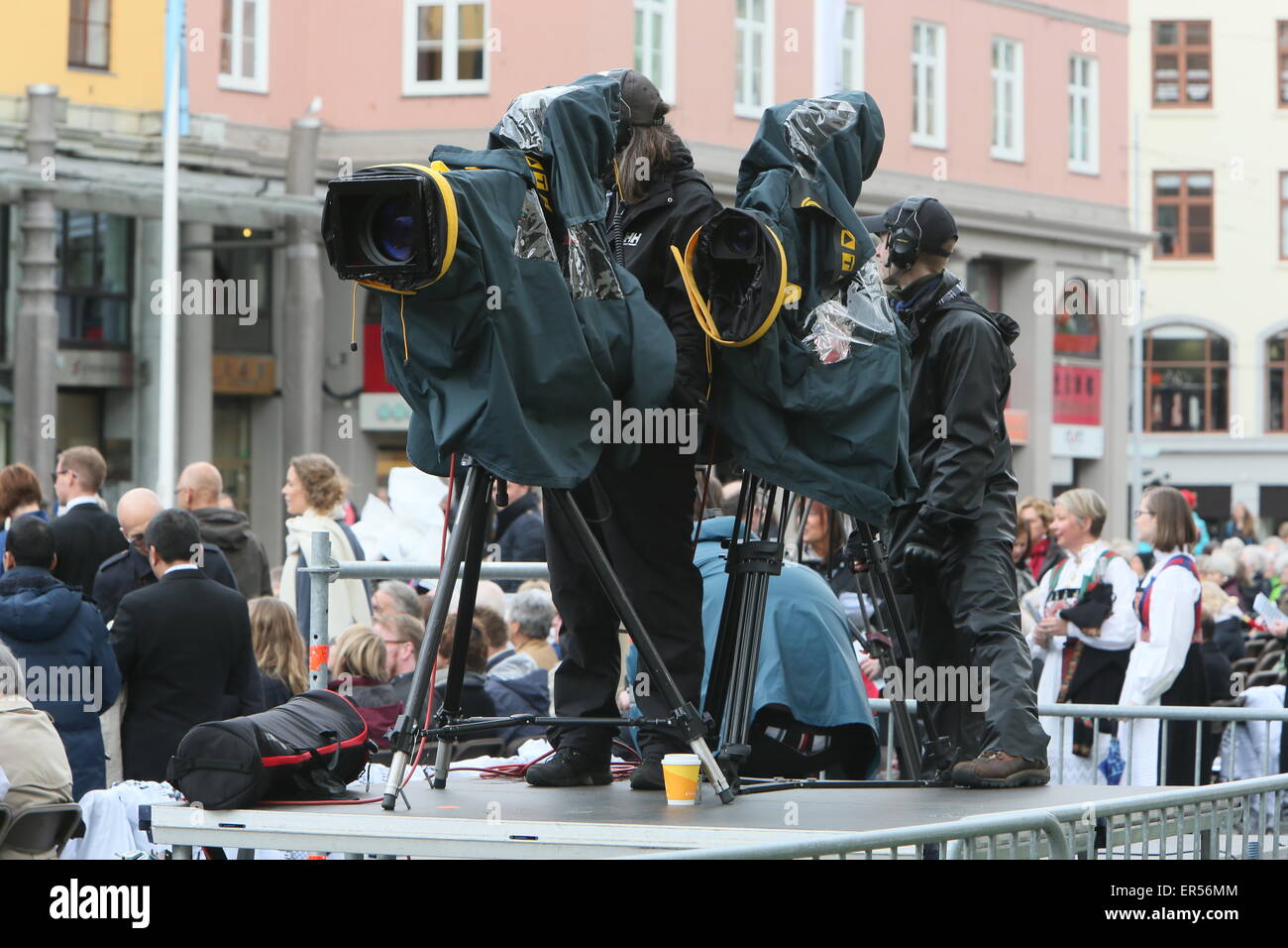 Bergen, Norvegia. 27 Maggio, 2015. Telecamere in occasione della cerimonia di apertura del Festival internazionale di Bergen a Bergen, Norvegia. Credito: Brendan Donnelly/Alamy Live News Foto Stock