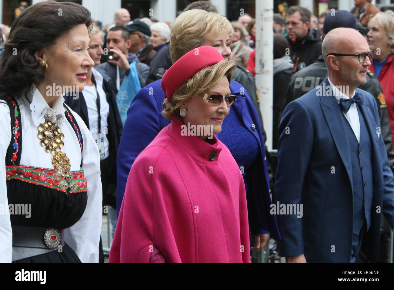 Bergen, Norvegia. 27 Maggio, 2015. Regina Sonja di Norvegia prima della cerimonia di apertura del Festival internazionale di Bergen a Bergen, Norvegia. Credito: Brendan Donnelly/Alamy Live News Foto Stock