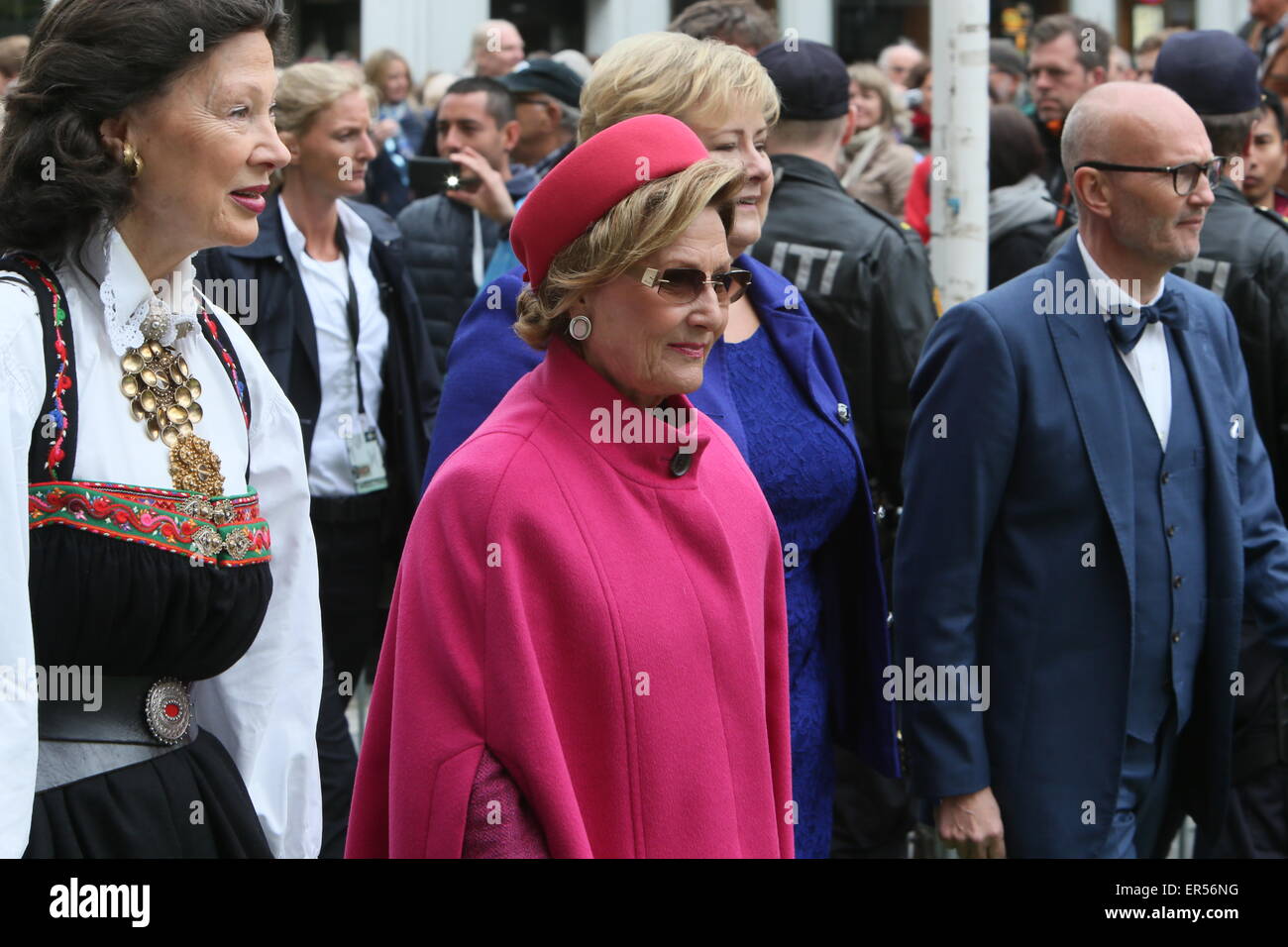 Bergen, Norvegia. 27 Maggio, 2015. Regina Sonja di Norvegia prima della cerimonia di apertura del Festival internazionale di Bergen a Bergen, Norvegia. Credito: Brendan Donnelly/Alamy Live News Foto Stock