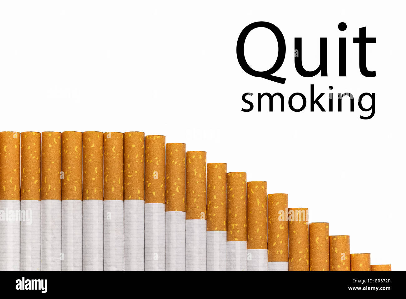 Smettere di fumare il testo con un grafico di sigarette, testo nero. Foto Stock