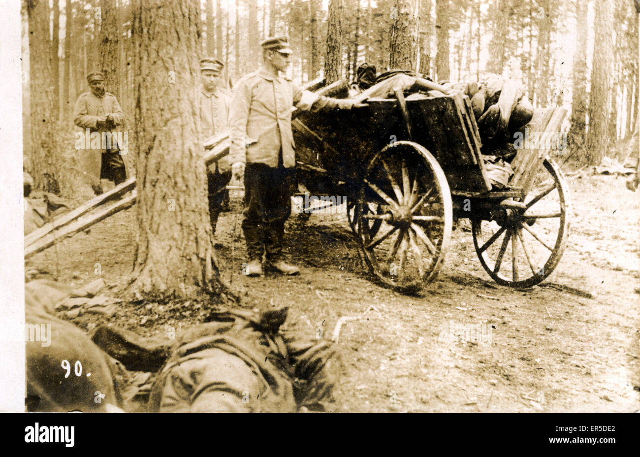 Soldati russi morti in un carrello Foto Stock