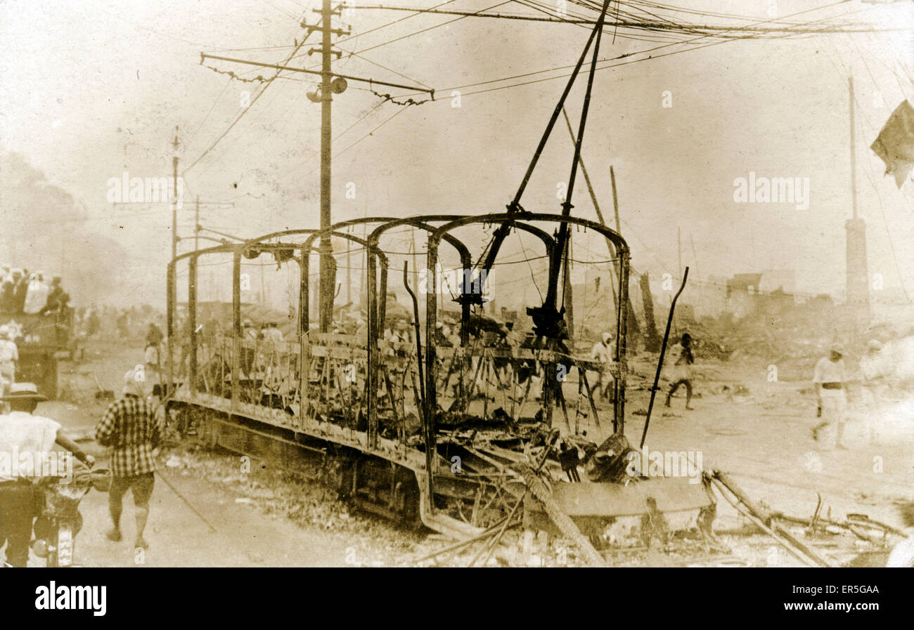 Relitto presso la Stazione Ferroviaria, Kameido, Tokyo, vicino Koto, Kanto, Giappone. Mostra terremoto devastazione 1923 Foto Stock