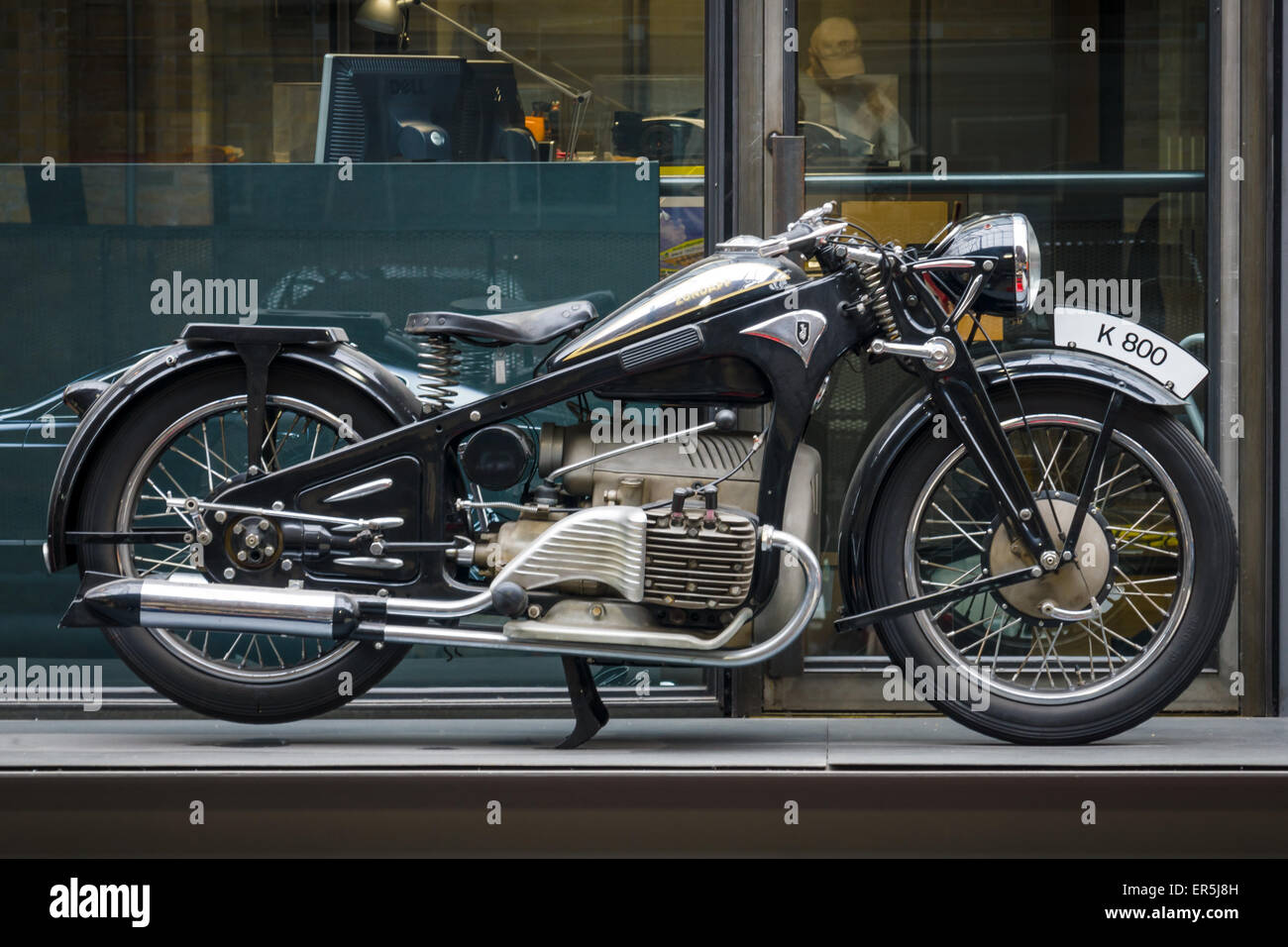 Berlino - 10 Maggio 2015: motociclo Vintage Zuendapp K800, 1937. La ventottesima Berlin-Brandenburg Oldtimer giorno Foto Stock