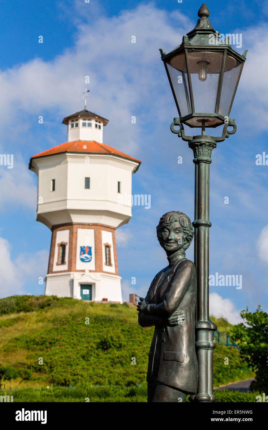 Lale Andersen memorial e water tower, Langoog isola, mare del Nord est delle Isole Frisone, Frisia orientale, Bassa Sassonia, Germania, Eur Foto Stock