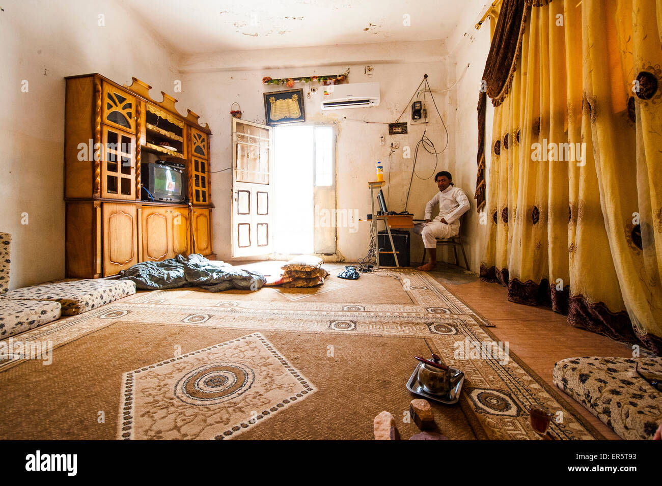 Camera di famiglia di Beduini, Wadi Rum, Giordania, Medio Oriente Foto Stock