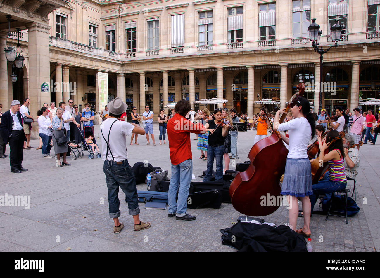 Musicisti su Place Colette, Parigi, Francia, Europa Foto Stock