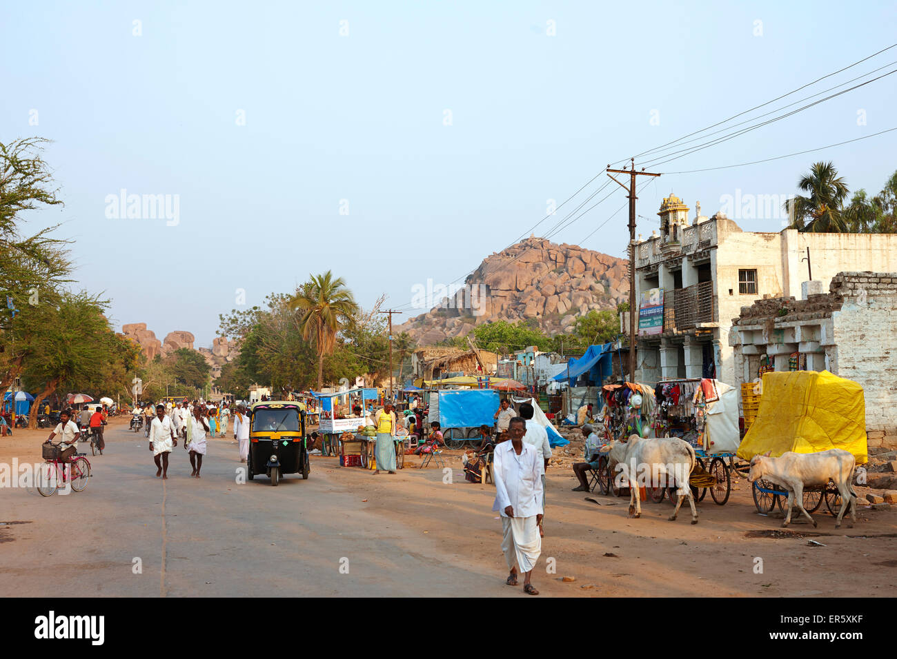 Hampi Bazar, Hampi, Karnataka, India Foto Stock