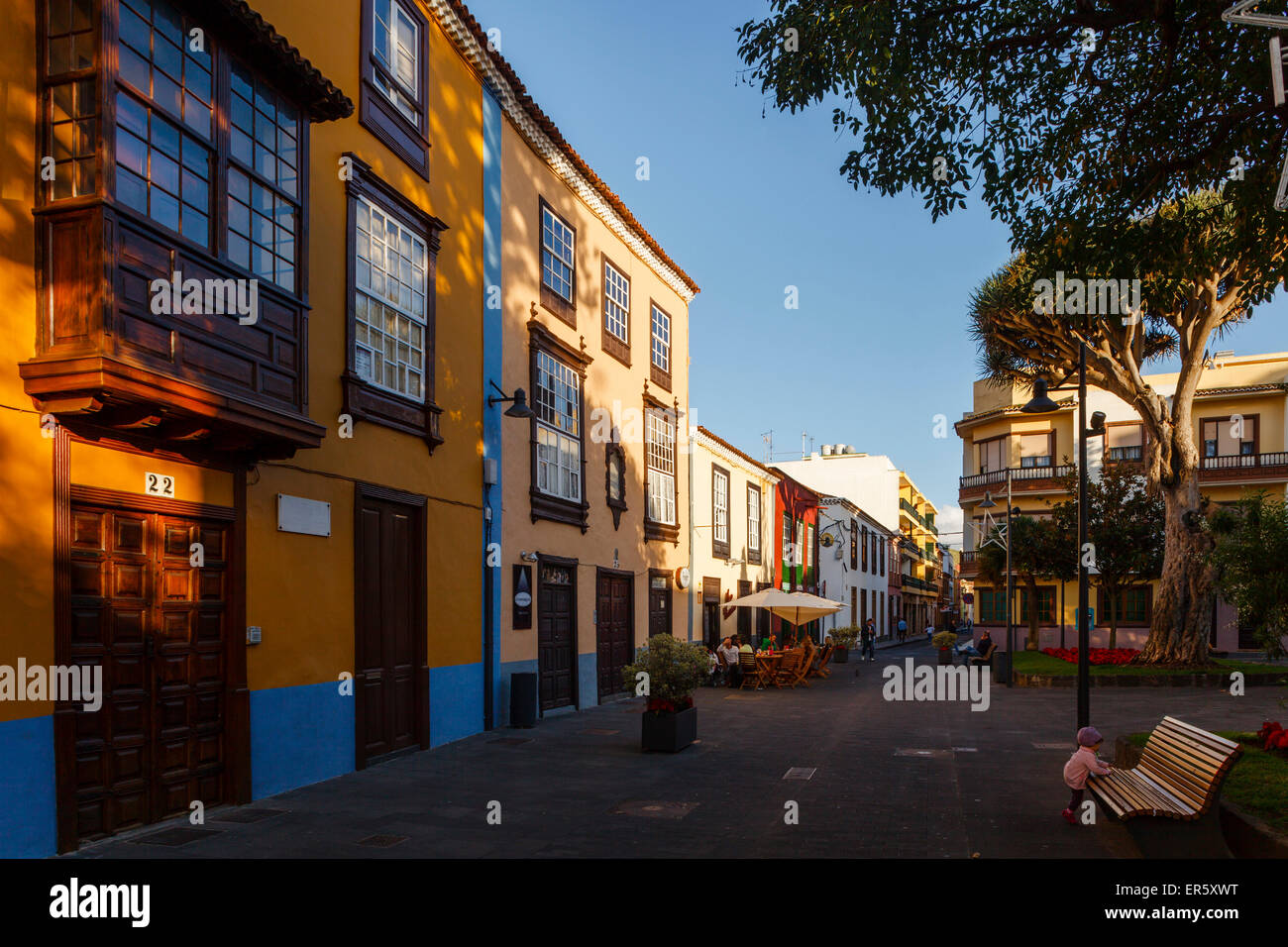 Plaza de la Concepción con caffetteria, centro storico, San Cristóbal de La Laguna, patrimonio mondiale dell'UNESCO, La Laguna, Tenerife, Canar Foto Stock