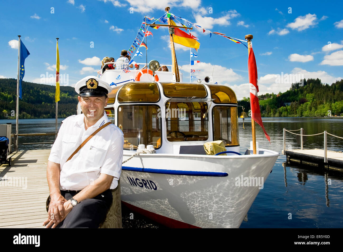 Signor Profazi, capitano di una barca per gite sul lago Titisee, Foresta Nera, Baden-Wuerttemberg, Germania Foto Stock