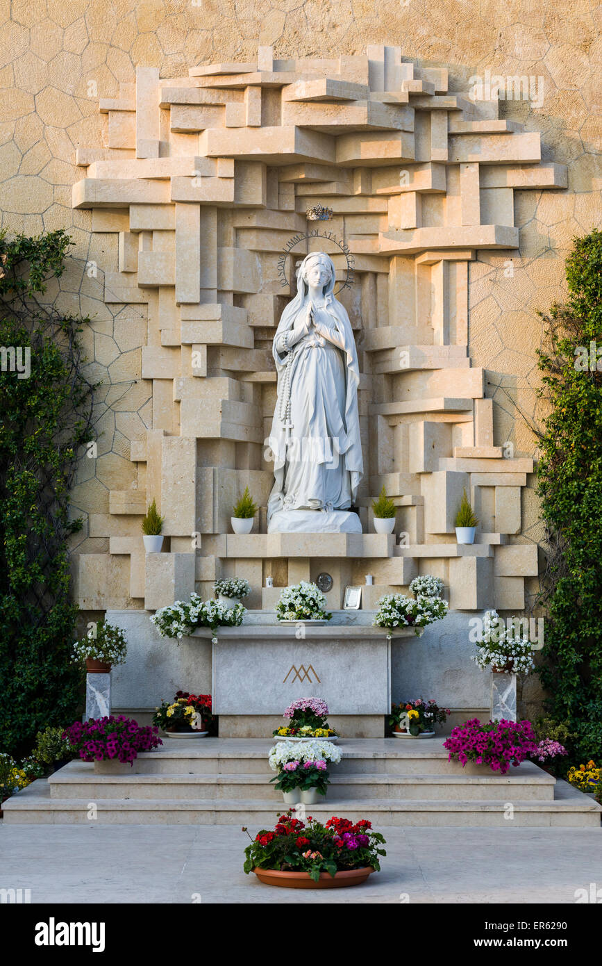 Immagini Della Madonna Di Lourdes La madonna di lourdes immagini e fotografie stock ad alta risoluzione