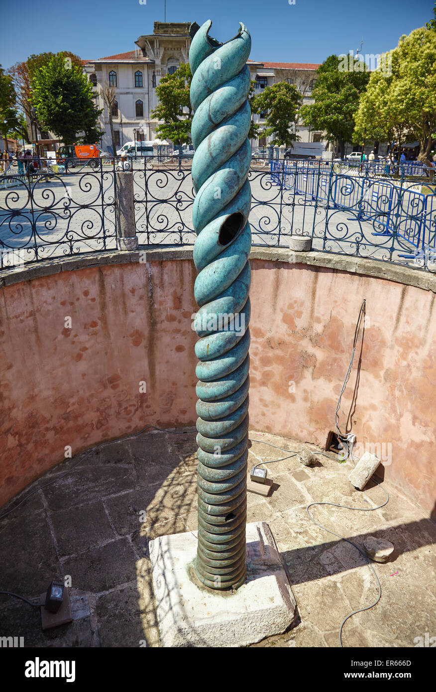 La colonna di serpente conosciuto anche come la Colonna Serpentina, Delphi o cavalletto treppiedi Plataean è un bronzo antico colonna a Hipp Foto Stock